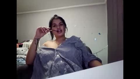 Olivia online show from December 2, 9:50 pm