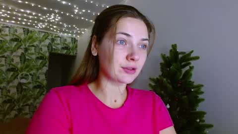 Snapshot of oliviashiny chatting on December 25, 5:26 am Olivia online show from December 25, 5:26 am