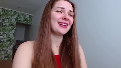 Snapshot of oliviashiny chatting on March 4, 5:32 am Olivia online show from March 4, 5:32 am