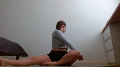 Olivia online show from March 12, 7:00 am