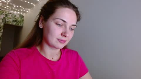 Snapshot of oliviashiny chatting on January 13, 5:23 am Olivia online show from January 13, 5:23 am