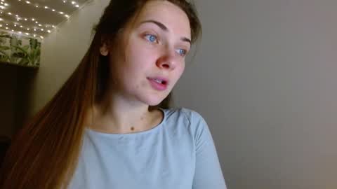Snapshot of oliviashiny chatting on January 8, 5:16 am Olivia online show from January 8, 5:16 am