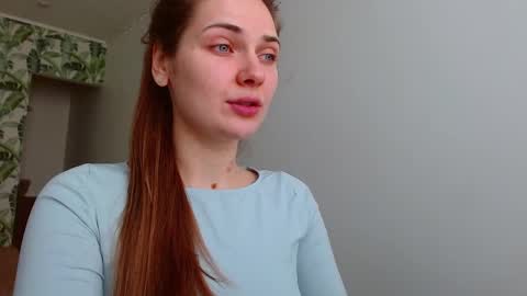Snapshot of oliviashiny chatting on February 18, 5:31 am Olivia online show from February 18, 5:31 am