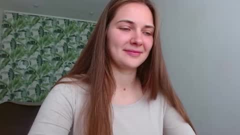 Snapshot of oliviashiny chatting on October 22, 6:07 am Olivia online show from October 22, 6:07 am