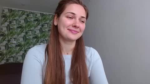 Snapshot of oliviashiny chatting on October 24, 6:09 am Olivia online show from October 24, 6:09 am