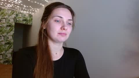 Snapshot of oliviashiny chatting on December 27, 5:42 am Olivia online show from December 27, 5:42 am