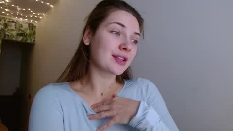 Snapshot of oliviashiny chatting on December 16, 5:38 am Olivia online show from December 16, 5:38 am