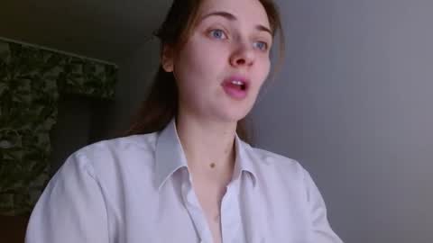 Snapshot of oliviashiny chatting on January 21, 5:27 am Olivia online show from January 21, 5:27 am