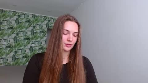 Snapshot of oliviashiny chatting on October 18, 5:54 am Olivia online show from October 18, 5:54 am