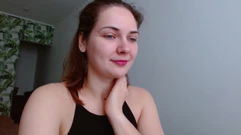 Snapshot of oliviashiny chatting on February 15, 5:41 am Olivia online show from February 15, 5:41 am