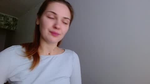 Snapshot of oliviashiny chatting on December 9, 5:40 am Olivia online show from December 9, 5:40 am