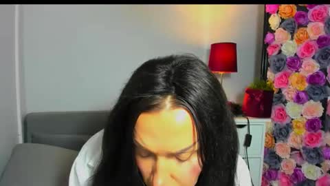 OliviaWomen online show from January 15, 8:09 am