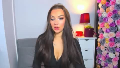 Snapshot of oliviawomen chatting on October 20, 6:16 am OliviaWomen online show from October 20, 6:16 am