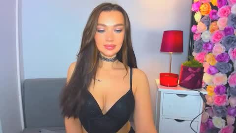 Snapshot of oliviawomen chatting on October 22, 6:29 am OliviaWomen online show from October 22, 6:29 am