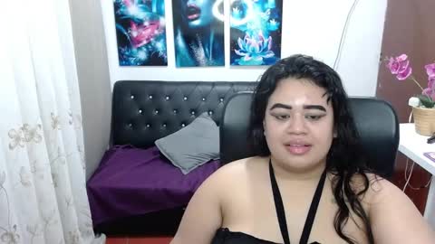 oliviia_cute online show from December 16, 11:21 pm