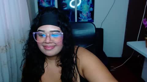 oliviia_cute online show from January 12, 9:53 pm