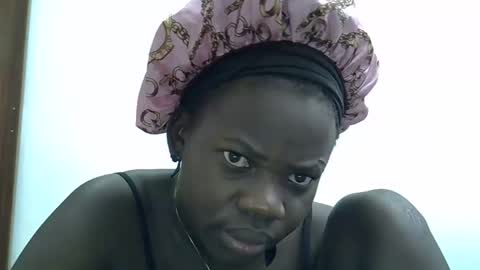 ollleina online show from February 2, 8:24 am