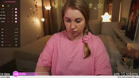 Snapshot of ollydoll chatting on March 10, 6:56 pm OllyDoll online show from March 10, 6:56 pm