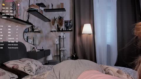 Snapshot of one_1ove chatting on November 1, 10:19 am Ana online show from November 1, 10:19 am