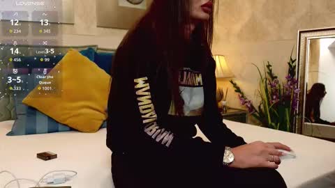 Snapshot of oneoutrageous chatting on October 1, 3:06 pm OutrageousOne online show from October 1, 3:06 pm