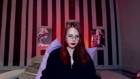 onessandra online show from February 21, 6:36 am