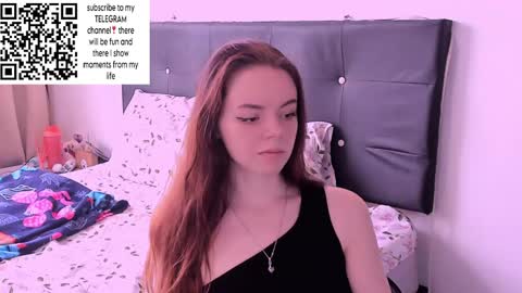 Snapshot of only_sarah1 chatting on December 6, 8:17 pm only_sarah1 online show from December 6, 8:17 pm