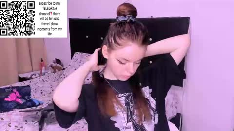 Snapshot of only_sarah1 chatting on December 11, 11:21 pm only_sarah1 online show from December 11, 11:21 pm