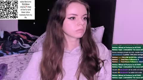 Snapshot of only_sarah1 chatting on February 7, 12:20 am only_sarah1 online show from February 7, 12:20 am