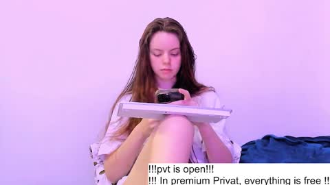 Snapshot of only_sarah1 chatting on October 23, 11:11 pm only_sarah1 online show from October 23, 11:11 pm