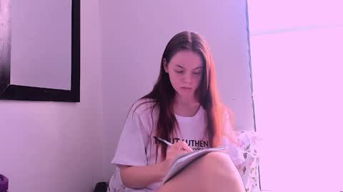 Snapshot of only_sarah1 chatting on October 14, 9:06 pm only_sarah1 online show from October 14, 9:06 pm