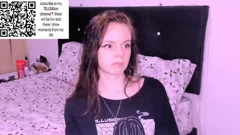 Snapshot of only_sarah1 chatting on December 9, 11:34 pm only_sarah1 online show from December 9, 11:34 pm