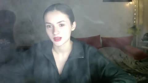 Amalia online show from December 6, 6:39 pm