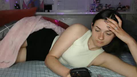 Amalia online show from April 19, 6:10 pm