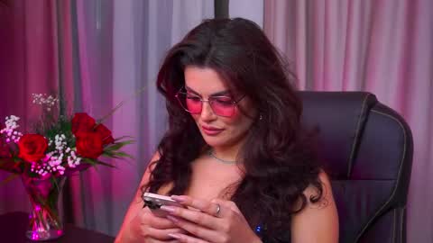 Nicolle online show from September 15, 10:50 pm