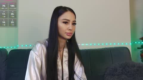 Xandra online show from December 3, 8:25 am