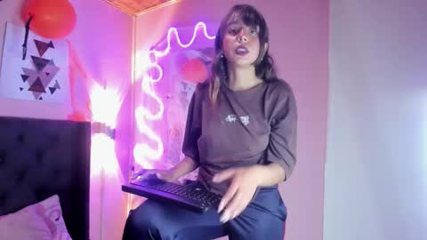 ophelune online show from October 26, 2:01 pm