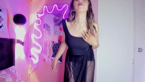 ophelune online show from October 31, 3:38 pm