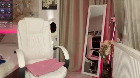 Eve Voss online show from January 11, 7:30 pm