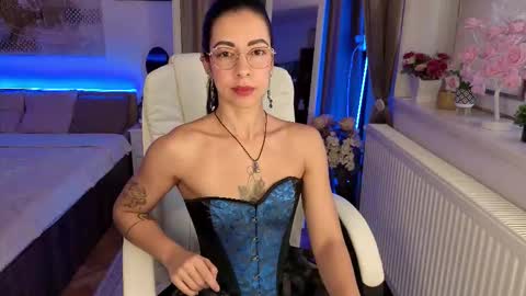 Eve Voss online show from November 10, 10:32 am