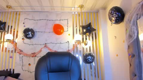 Snapshot of oriana_gh chatting on October 19, 3:52 am oriana_gh online show from October 19, 3:52 am