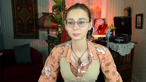 Orianna -  Hi Im into geek culture cosplay crafting LARP games. Shall we play DnD online show from December 28, 2:32 pm