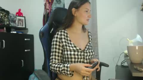 ornela_astros online show from January 19, 6:09 am