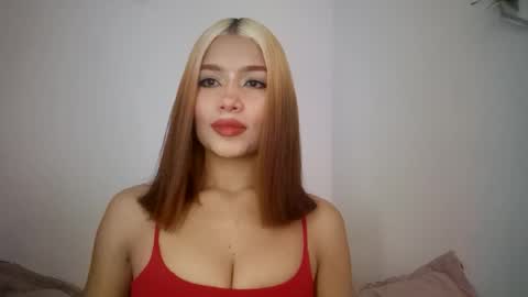 Snapshot of osornomaria268 chatting on February 15, 3:17 pm Paulina online show from February 15, 3:17 pm