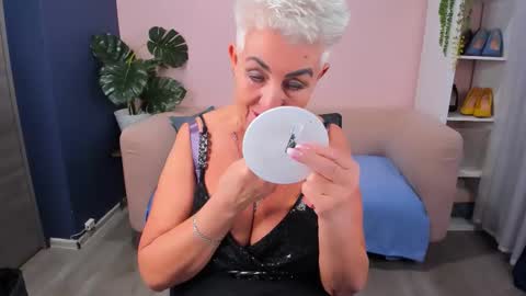 Snapshot of over50games chatting on November 1, 9:46 am Alla online show from November 1, 9:46 am