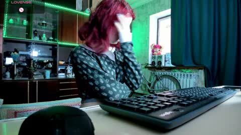 Ella online show from January 18, 7:07 am