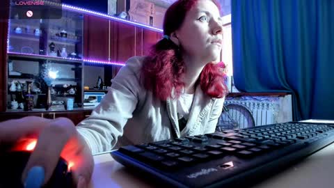 Ella online show from February 4, 7:07 am