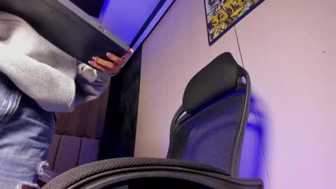 Paige online show from March 11, 3:00 am