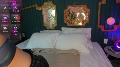 PaIIgePeach online show from January 4, 11:43 am