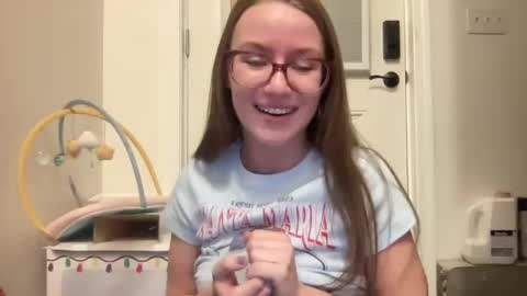 paisleysnowxo online show from March 9, 4:05 am