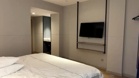 Paw Paw online show from December 15, 9:25 am